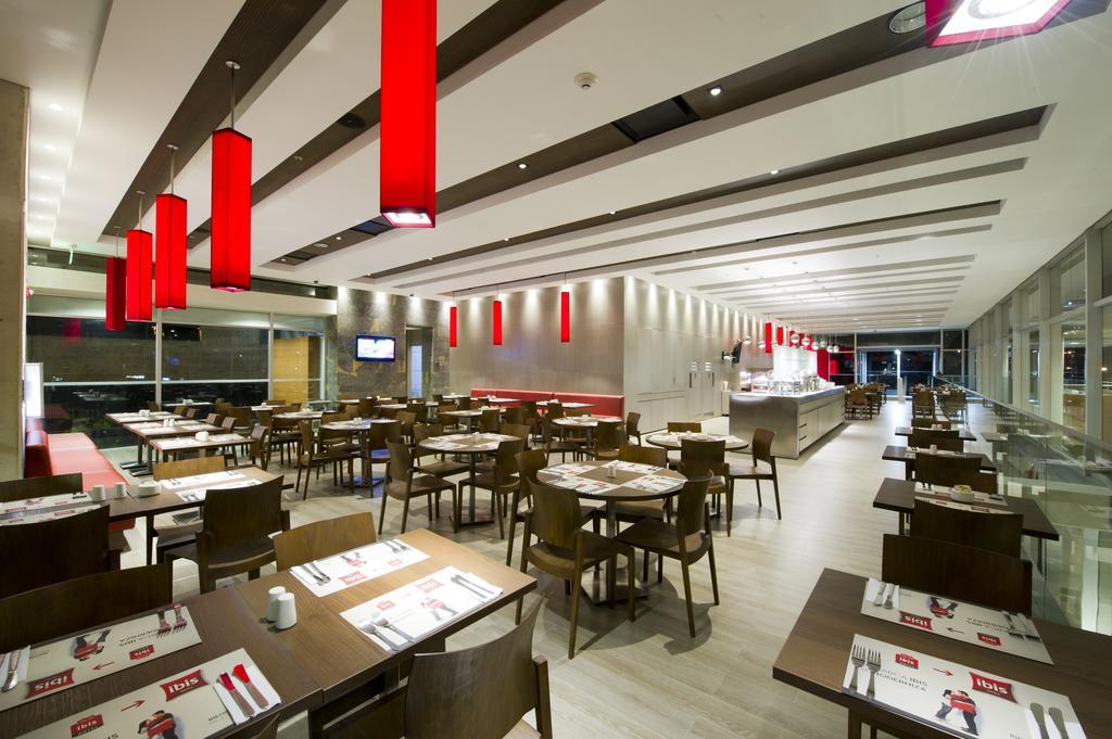 Hotel ibis Medellín Exterior foto